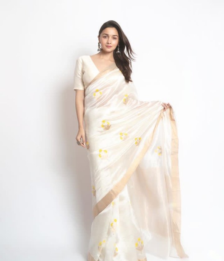 Alia Bhatt Saree Outfit