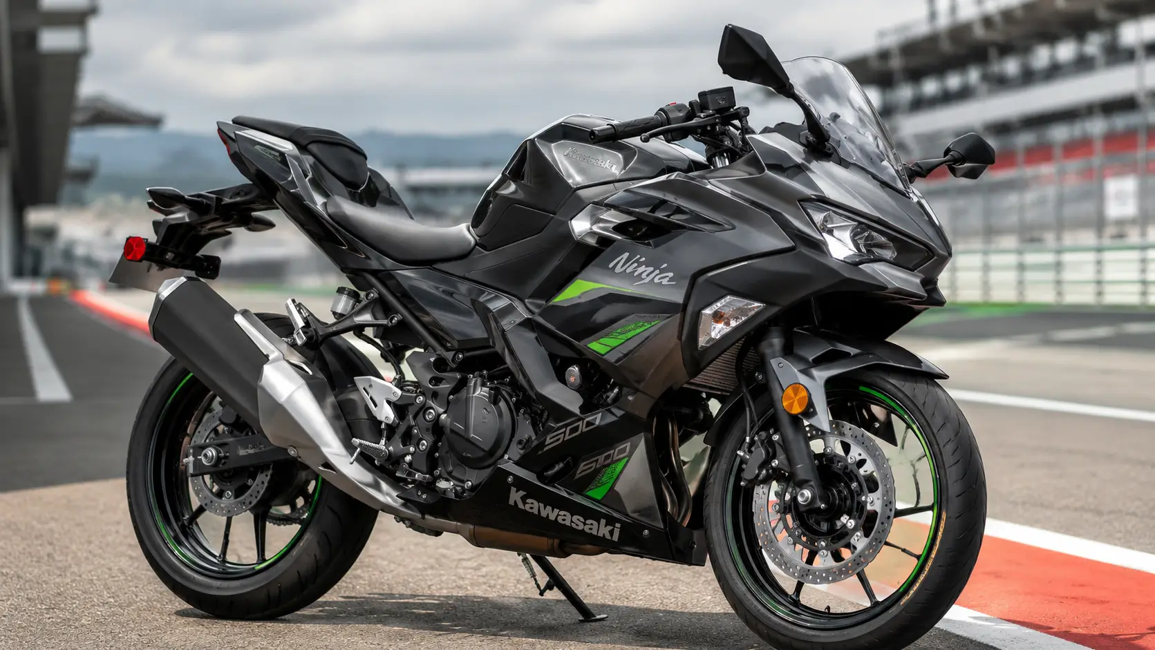 Kawasaki Ninja 500 2026