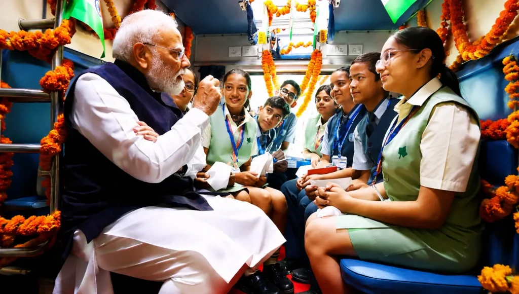 Neet paper leakPM Narendra Modi Students Interaction in Vande Bharat Train | Indian Railways